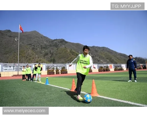 秦岭足球的崛起与发展探索助力地方经济与文化的双重繁荣 秦岭足球的崛起与发展探索助力地方经济与文化的双重繁荣