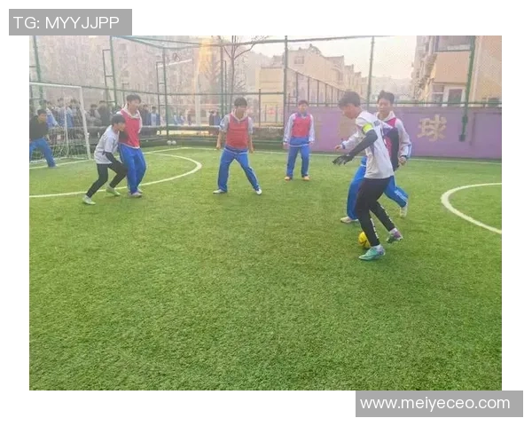 足球小于5的秘密:如何在五人制比赛中提升团队协作与个人技术 足球小于5的秘密:如何在五人制比赛中提升团队协作与个人技术