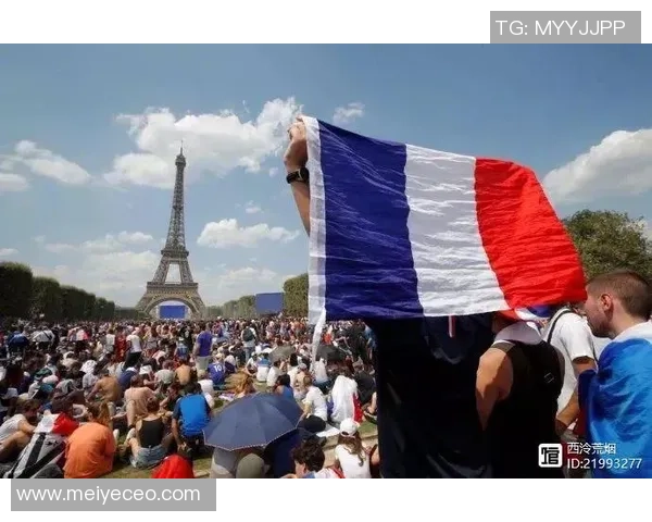 足球老诗人用诗歌描绘绿茵场上的激情与梦想 足球老诗人用诗歌描绘绿茵场上的激情与梦想